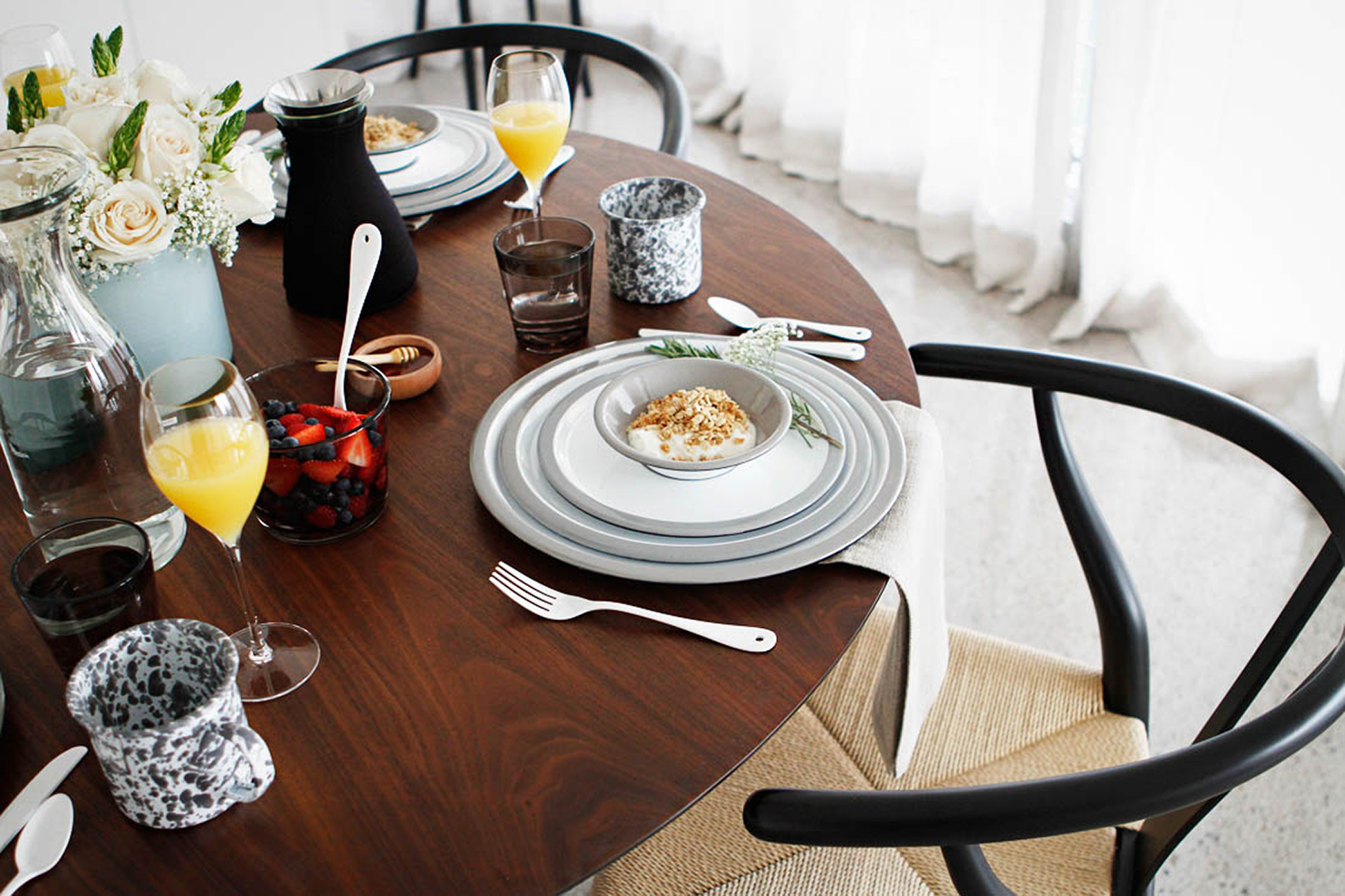 Scandinavian decor dining room