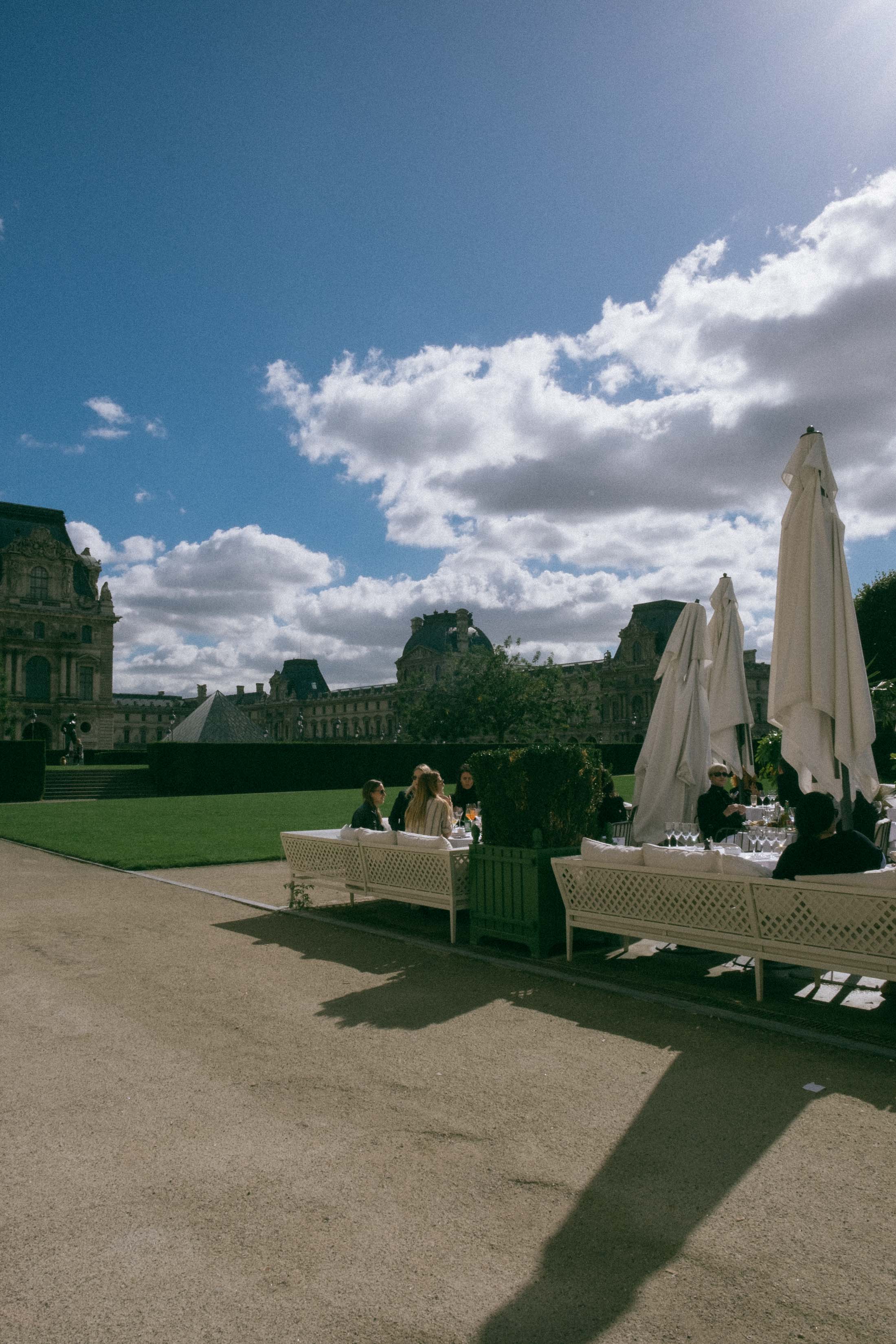 Outdoor dining at LouLou Restaurant in Paris